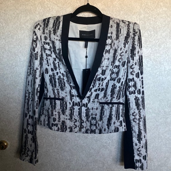 BCBG max Azria snake skin print jacket blazer size Small NWT - Picture 1 of 4
